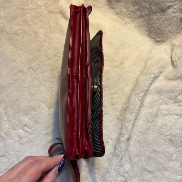 Vintage Crossbody Bag Red Snakeskin Print Gold-tone Hardware Vegan Patent Shiny - Picture 13 of 15